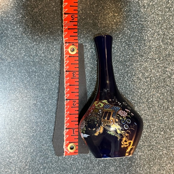 VTG Kutani Vase w/Flowers in Cobalt Blue w/Gold Trim 5 inch Tall Japan Mini Vase - Picture 6 of 7